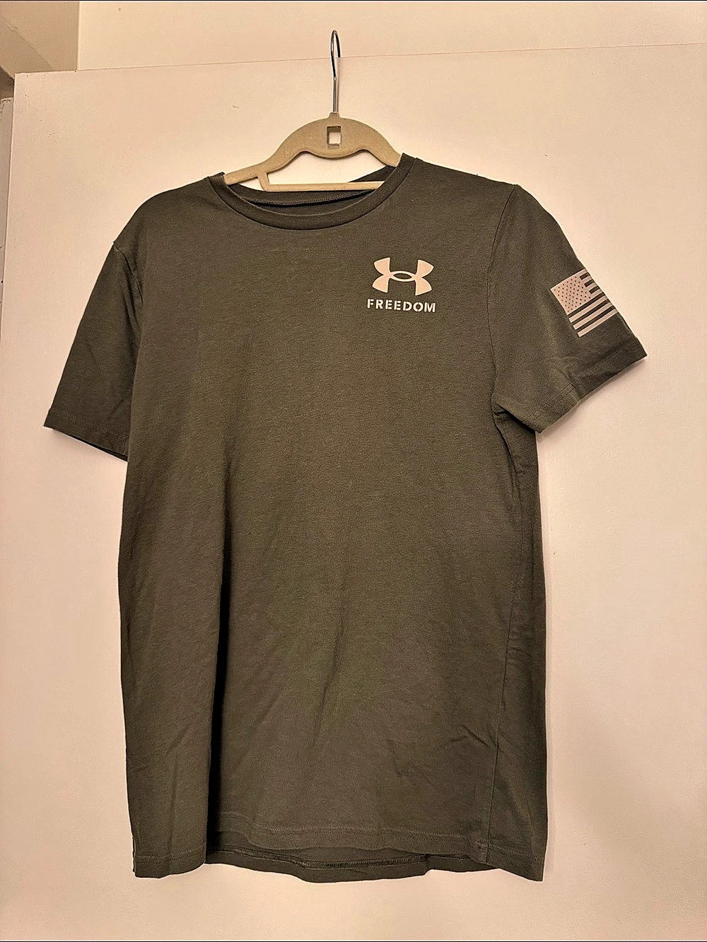 Under Armour UA Freedom Flag Boys T-Shirt Youth XL Green